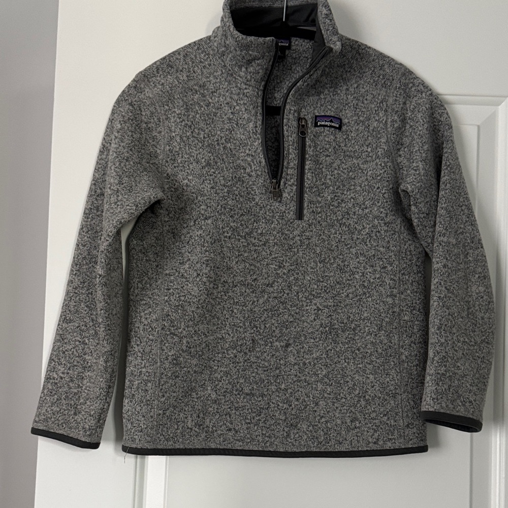 Patagonia Black and Gray Fleece Pullover